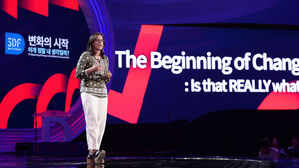 [SDF2019 포토] '대화 저널리즘: 외면하지 않을 용기' 강연하는 이브 펄먼