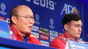 박항서 감독, 베트남 축구대표팀과 "역대 최고 대우" 재계약