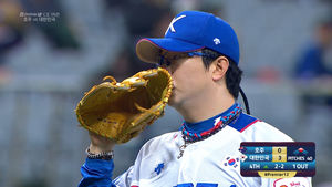 [영상] 프리미어12 호주전, 4회 초 양현종의 '퍼펙트' 행진 깨는 아쉬운 안타