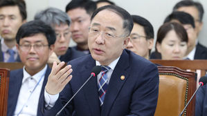 홍남기 "분양가상한제 풍선효과 등 시장 불안 시 추가정책 검토"