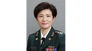 항공작전사령관에 첫 여군 발탁&hellip;강선영 소장 진급자 임명