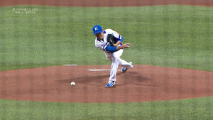 [영상] 프리미어12 쿠바전, '잠수함' 박종훈 산뜻한 '삼자범퇴'