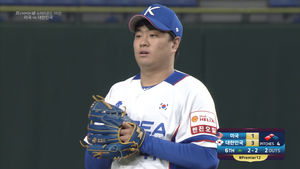 [영상] 가뿐하게 '삼진쇼' 불끄는 우완 '영건' 이영하, 프리미어12 미국전