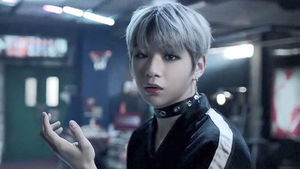 강다니엘, 4개월 만의 컴백&hellip;강렬한 붉은빛 티저 공개