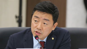 與 전략 지역에 청년&middot;여성 우선 공천&hellip;청년 무상&middot;반값 경선 지원