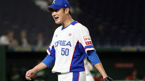 [영상] "역시 박종훈!" 아슬아슬 위기 끝에 무실점 '삼진' - 프리미어12