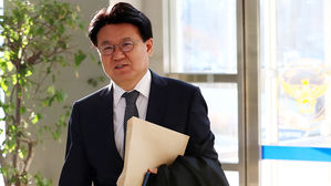 검찰, 황운하 사무실 압수수색&hellip;경선 때 당원 명부 부당사용 정황