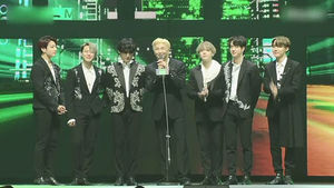 BTS, 멜론뮤직어워드 8관왕&hellip;"팬들의 등불 되겠다"