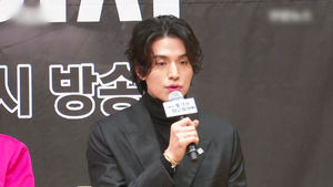 이동욱, 토크쇼 메인 MC로 선다&hellip;첫 게스트는 공유