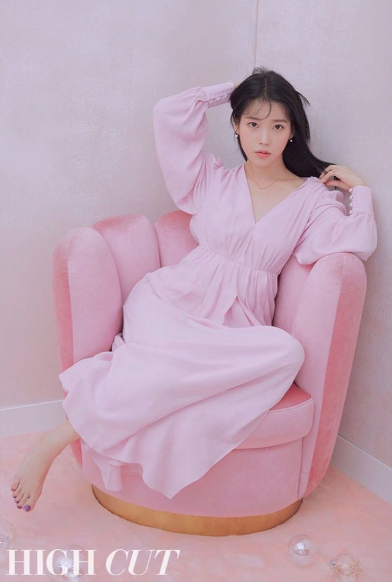 IU