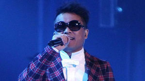 김건모, '성폭행 피해 고소 여성' 맞고소…콘서트 일정 취소