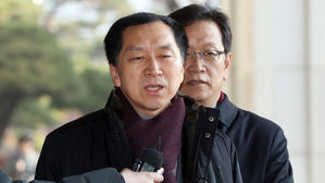 "하명수사로 낙선" 김기현 前 울산시장 이틀째 검찰 조사