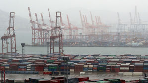 내년 9월부터 전국 주요 항만서 미세먼지 배출 선박 연료 규제