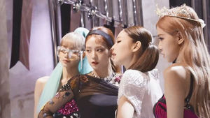 블랙핑크 팬들, YG에 국내 활동 요구&hellip;트럭까지 동원