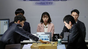 또 AI 무너뜨린 이세돌&hellip;"공격 본능 버리고 수비 작전"