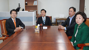 4+1 선거법, '후퇴에 후퇴'&hellip;의석 수 변동 없는 '연비제' 도입