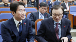 4+1 합의한 '준연동형+캡30석'&hellip;20대 기준 민주 115석&middot;한국 112석