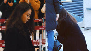 [SBS Star] Fans Worry as KARA Han Seung Yeon Broke Down in Tears at the Airport
