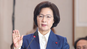 추미애, 취임 후 검찰인사 단행 여부에 "언급할 사안 아니다"