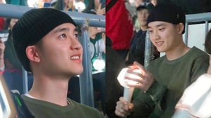 [SBS Star] VIDEO: D.O. Cheers for the Members of EXO at Their Concert