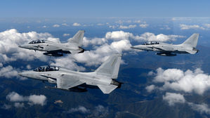 원인철 공군총장 '6&middot;25 낙동강 전선' FA-50 지휘 비행