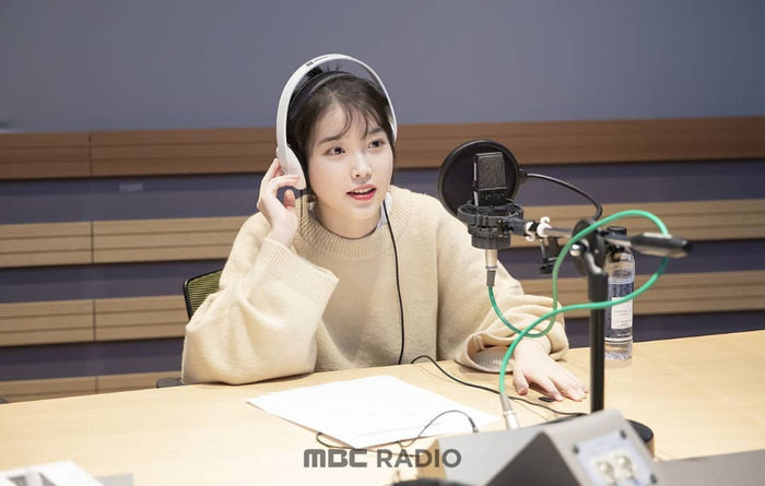 IU