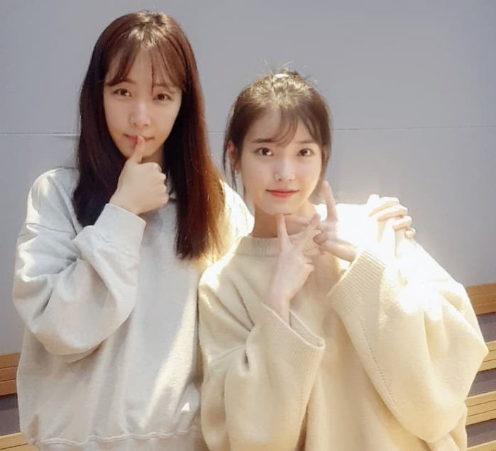 IU