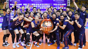 '부상 투혼 김연경 22점' 한국 여자배구, 3회 연속 올림픽 본선행