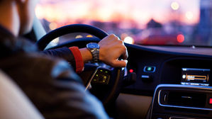 아빠차로 만취질주한 10대&hellip;순찰차 박고 2㎞ 도주극까지