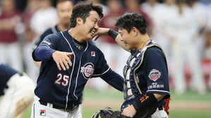 프로야구 두산, 김상진&middot;공필성&middot;배영수와 코치 계약