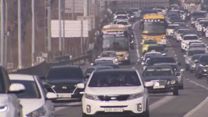 고속도로 대부분 원활…오전 9시부터 귀경길 정체 예상