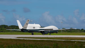 [취재파일] '바다의 글로벌호크' MQ-4C 괌 배치&hellip;한반도까지 3천km