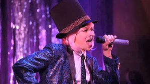 [문화현장] 여장하고 무대 올랐다 시작된 '새로운 인생'