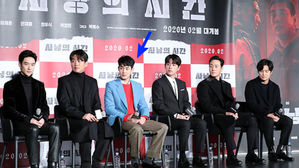 [SBS Star] Choi Woo Shik Is the Only One Who Is Not Told the Dress Code of the Event?