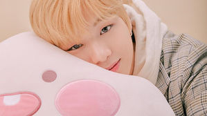 [SBS Star] Kang Daniel to Launch His Own Kakao Friends 'Apeach' Collection