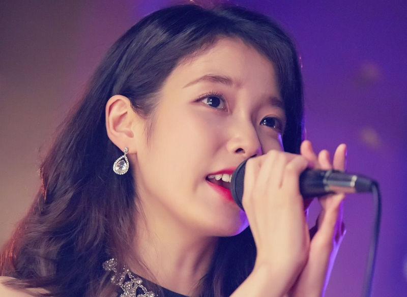 IU