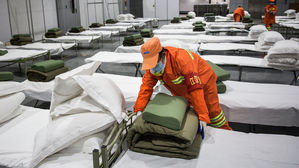 중국, 코로나19 사망 1천300명&middot;확진 5만 9천 명 '급증'