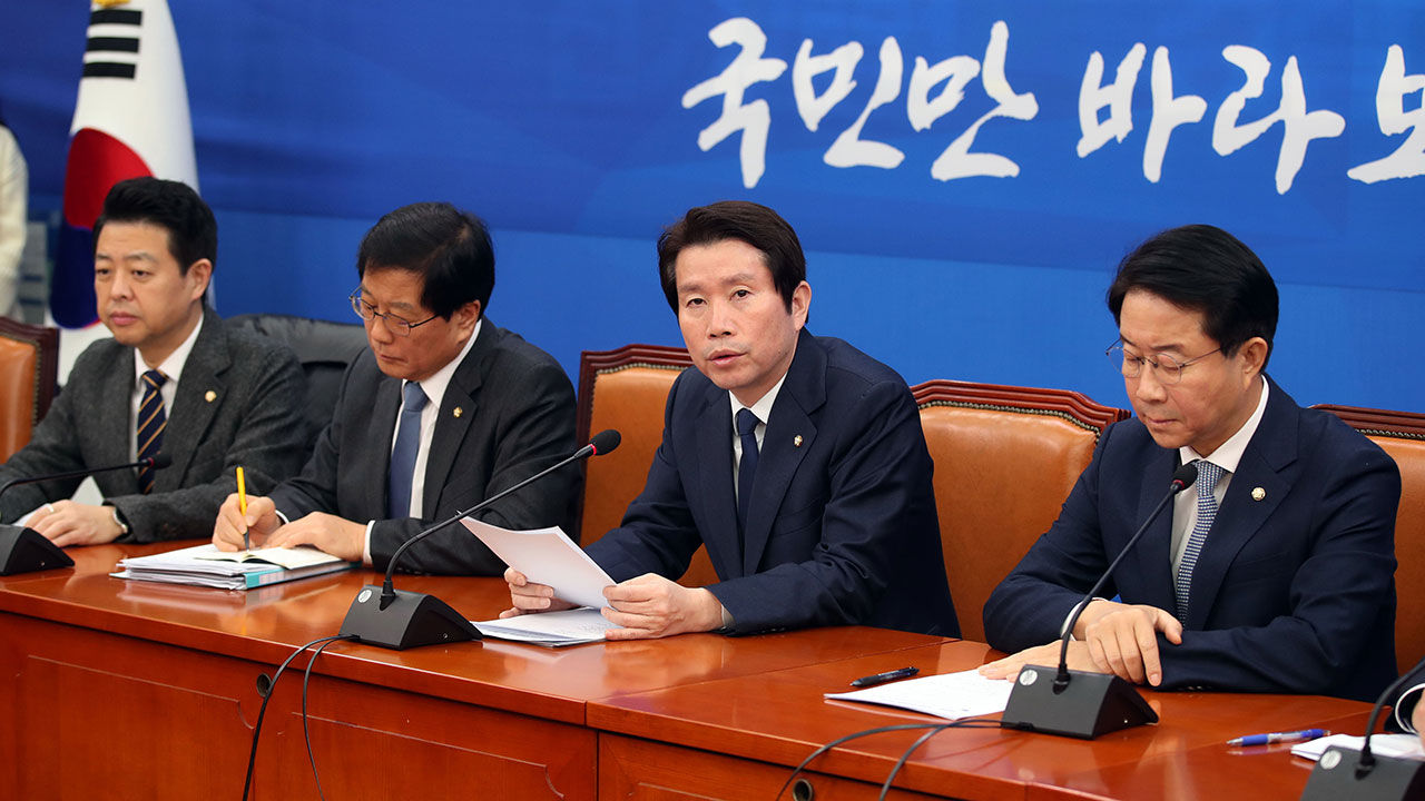 여 "秋 공소장 비공개, 나쁜 관행에 제동 건 것" 방어막