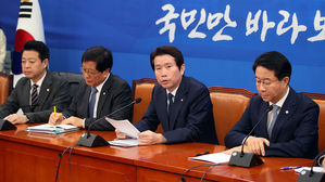 여 "秋 공소장 비공개, 나쁜 관행에 제동 건 것" 방어막