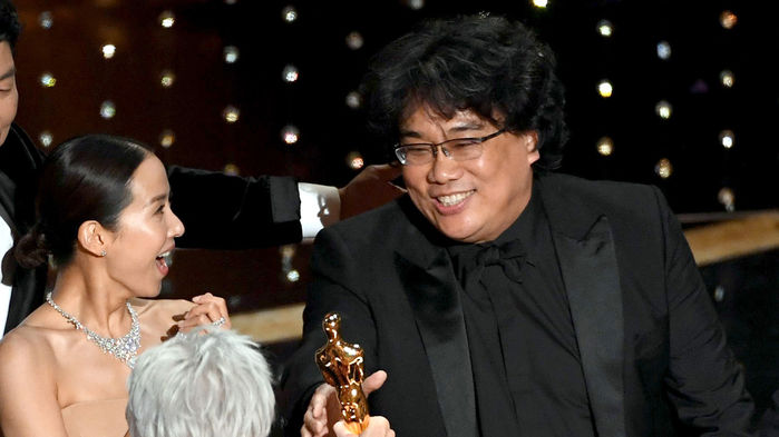 메인이미지  11 : 아카데미 작품상 수상한 '기생충'의 봉준호 감독과 연교 역의 조여정 배우