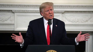 트럼프, '중도대안 부상' 블룸버그 때리기&hellip;샌더스와도 이간질