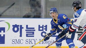 '아시아 아이스하키' 안양 한라, 오지 이글스 꺾고 챔피언 결정전 진출