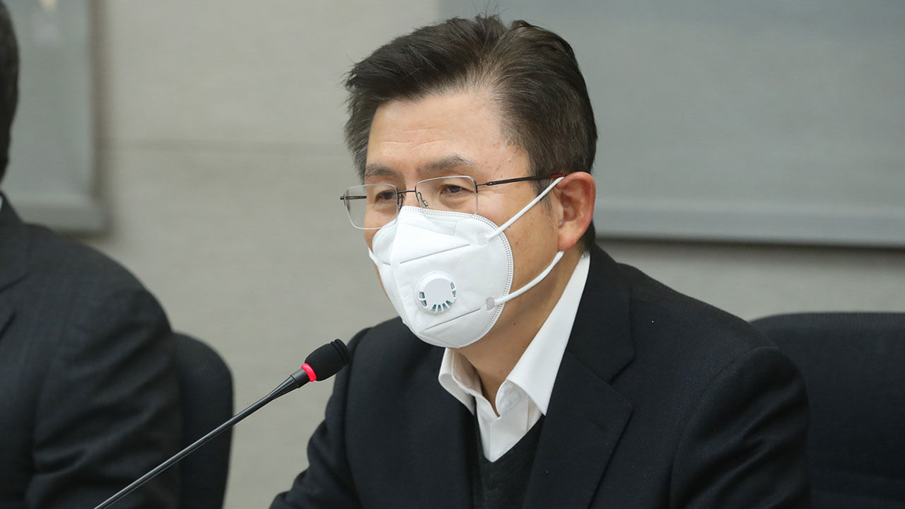 서울대학교병원을 방문, 김연수 병원장 등 의료진으로부터 신종 코로나바이러스 감염증(코로나19) 대응 상황을 들은 뒤 발언하는 황교안 대표 (사진=연합뉴스)