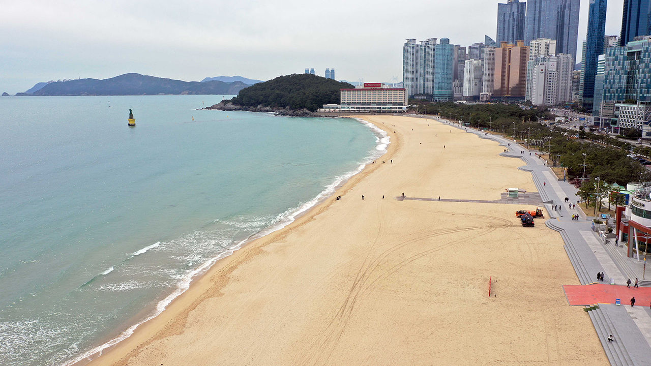 코로나19 전국 확산에 시민들 '집콕'…유명산·유원지 '썰렁'