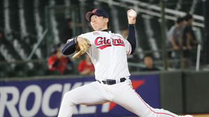 프로야구 롯데, FA 고효준과 1년 최대 1억2천만 원에 계약