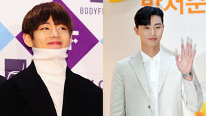 [SBS Star] BTS V Makes a Surprise Visit to Park Seo Jun's Drama Filming