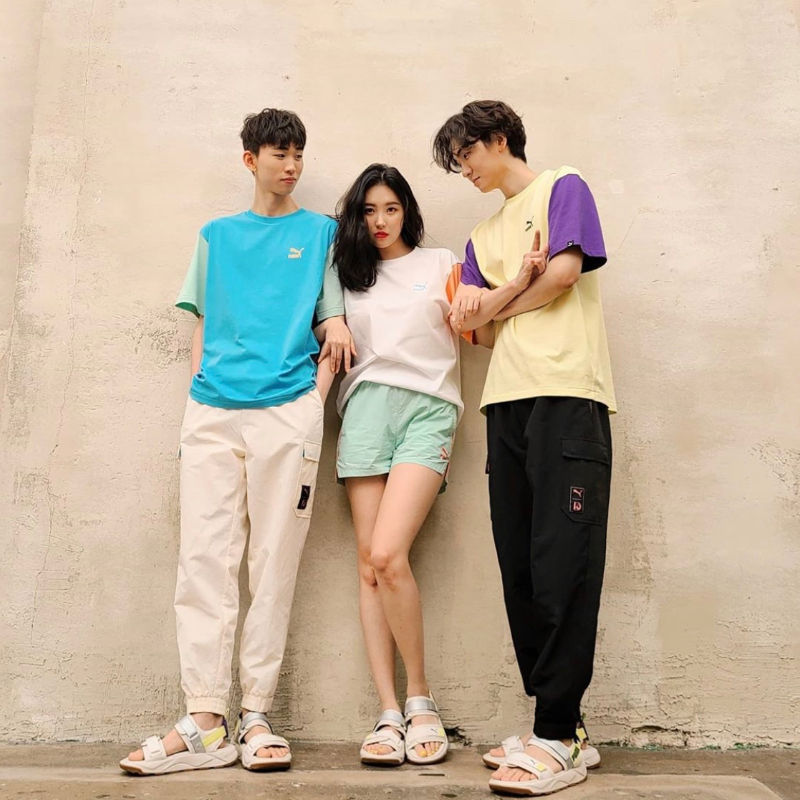SUNMI and her brothers