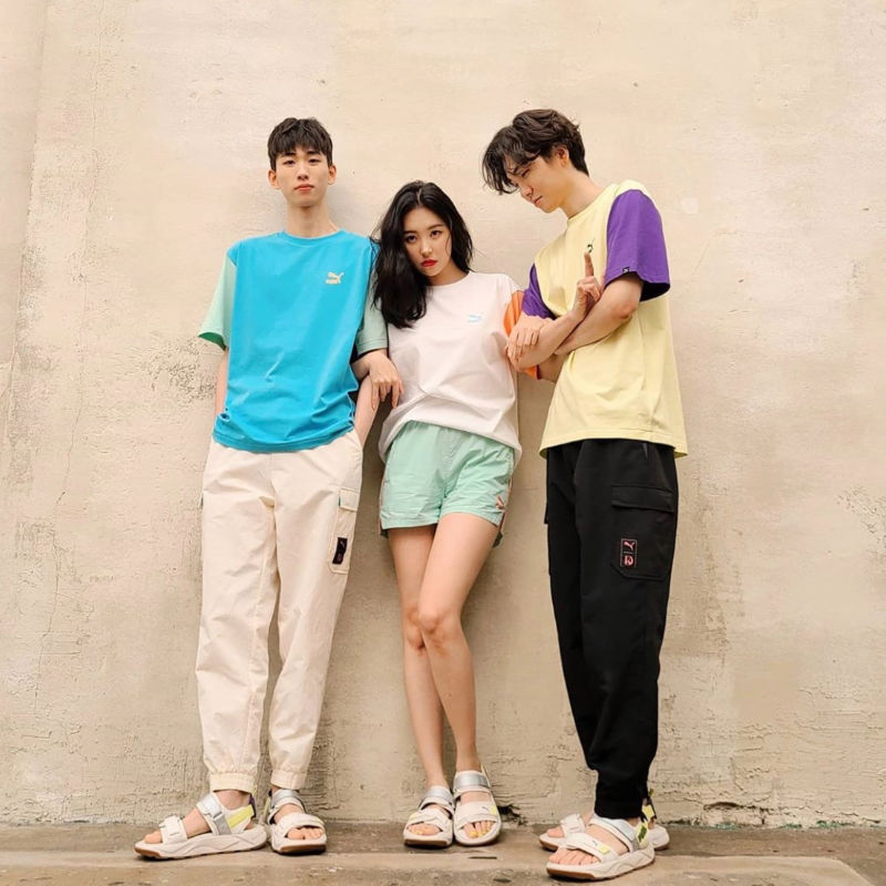 SUNMI and her brothers