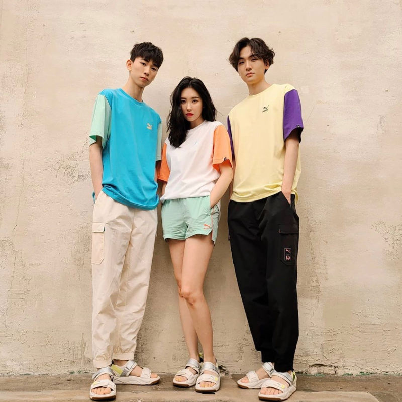 SUNMI and her brothers