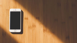 [인-잇] 이 봄날, 보고픈 당신께 전화를 겁니다